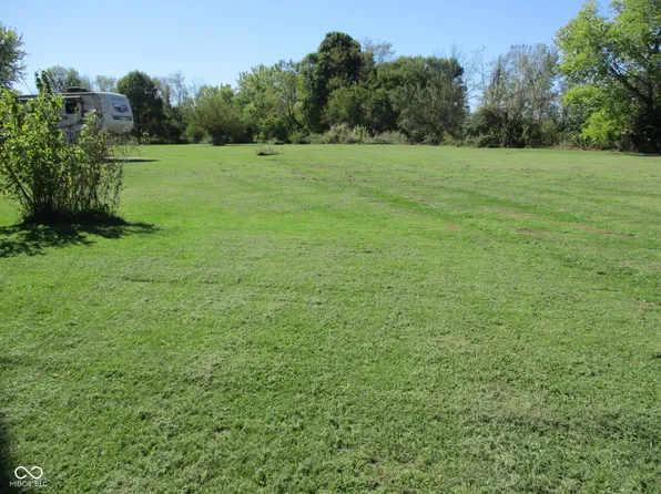 305 W State St, New Ross, IN 47968