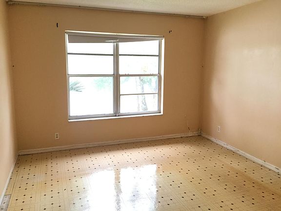 2nd image of 19105 NE 2nd Ave APT 2124