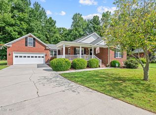 140 Hidden Pond Dr, New Bern, NC 28562