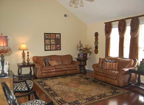 5th image of 9381 Falcon Hill Dr