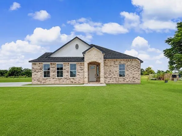 1220 Appaloosa Cir, Angleton, TX 77515