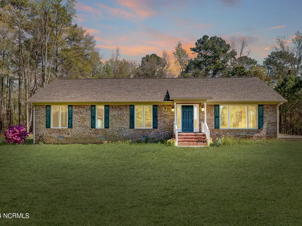 770 Bridal Creek Drive, Burgaw, NC 28425