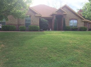 7021 Westover Dr, Granbury, TX 76049