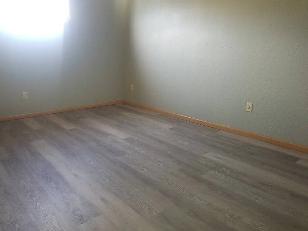 3 bed, 1.0 bath, $1,400 — Photo 3