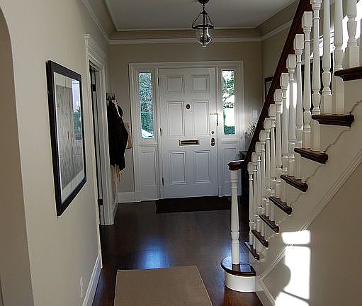 3rd image of 301 Chapin Ln