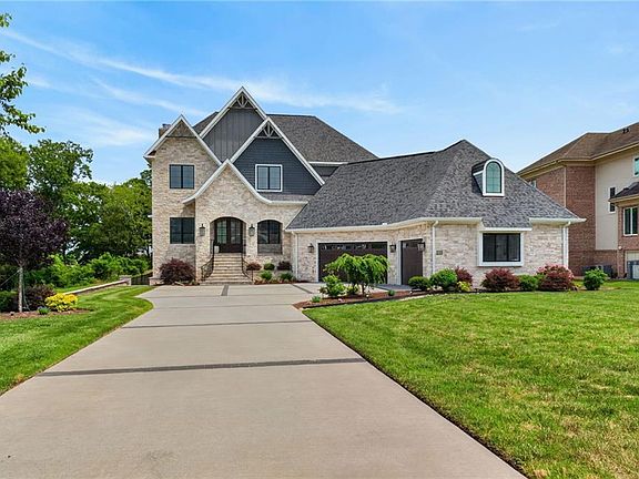 2nd image of 230 Wentworth Ct