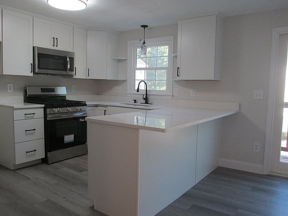2nd image of 48 Ramsgate Ridge #251