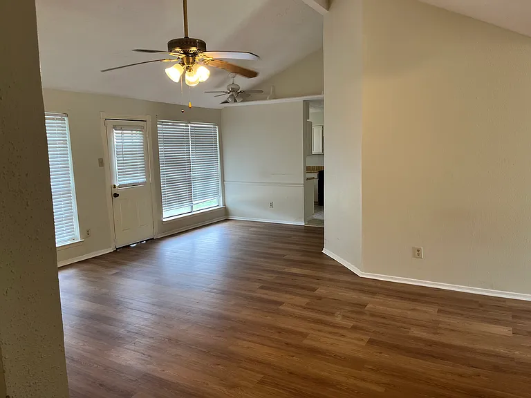 269 Willoughby Dr — Photo 16