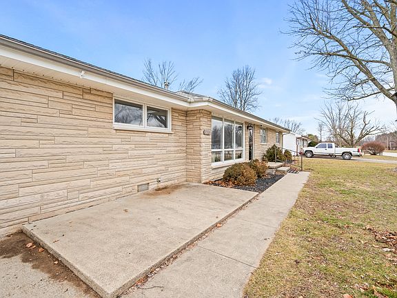 4th image of 1705 Murray Hill Dr