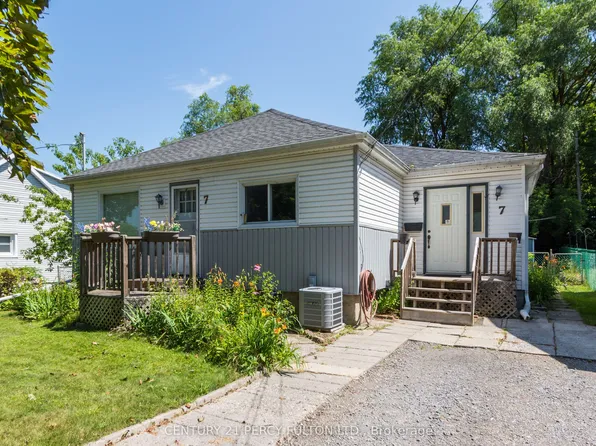 7 Valleyview Cres, Belleville, ON K8P 3E9
