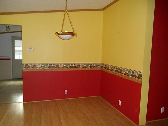 3rd image of 3030 E 82nd St