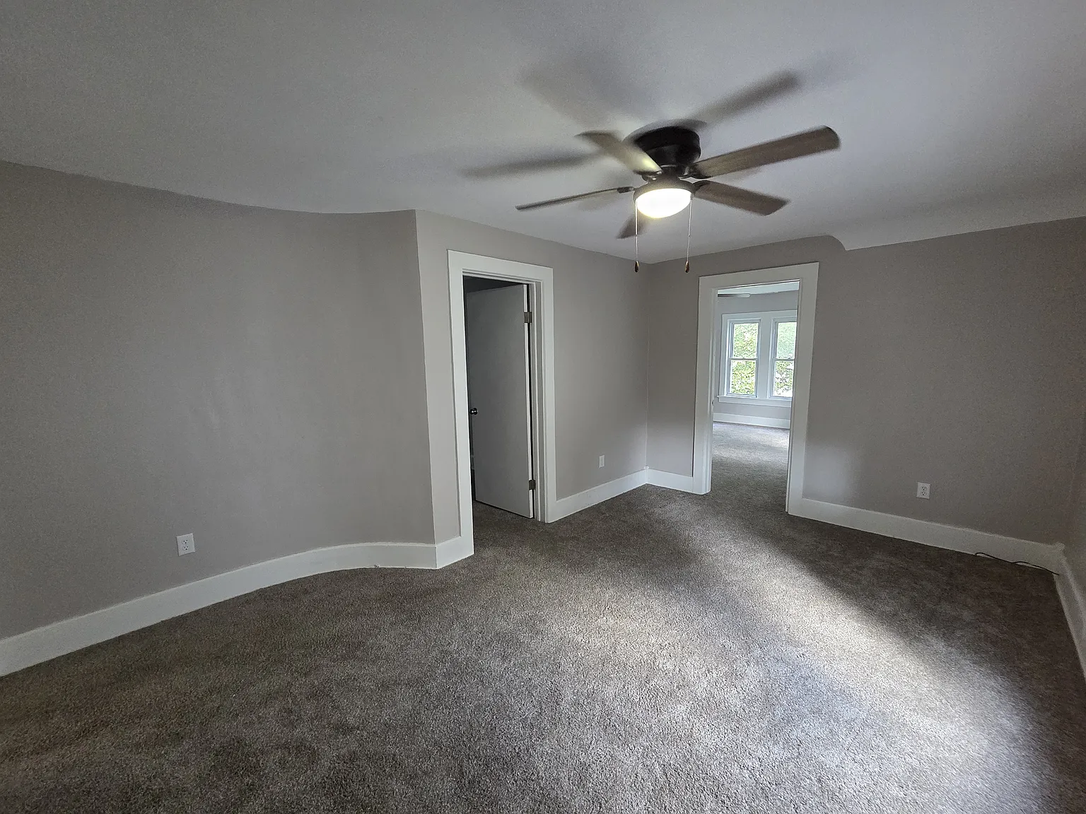 3 bed, 1000 sqft, $1,400 — Photo 4