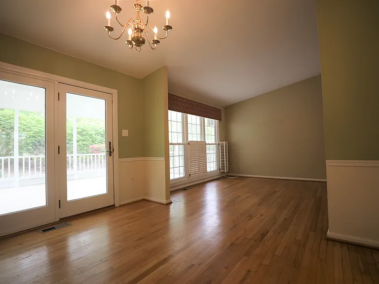 10052 Colebrook Ave — Photo 5