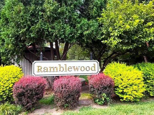 3712 Ramblewood Dr, Port Huron, MI 48060