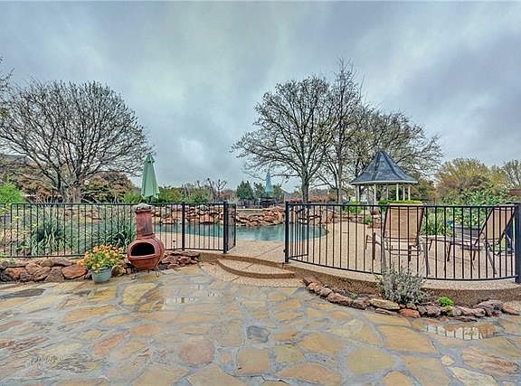 2nd image of 4812 Harbor Dr