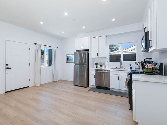 5th image of 278 N 11th Ave