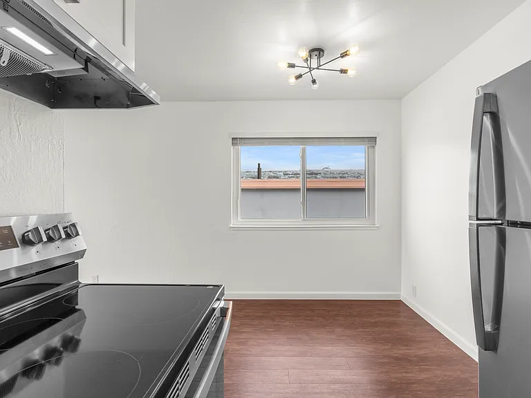 The Edgeworth Apartments — Photo 6