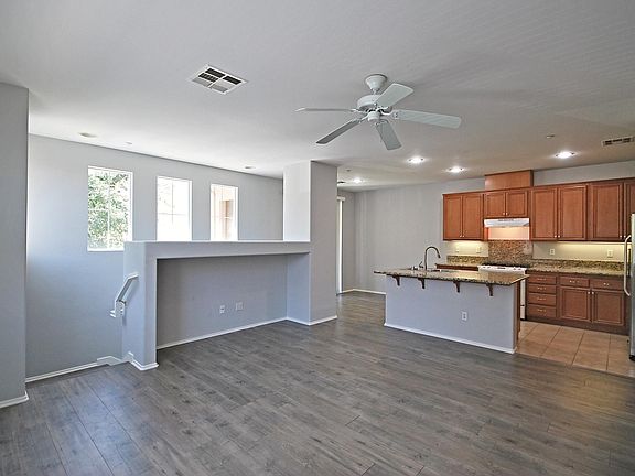 5th image of 25401 Wharton Dr