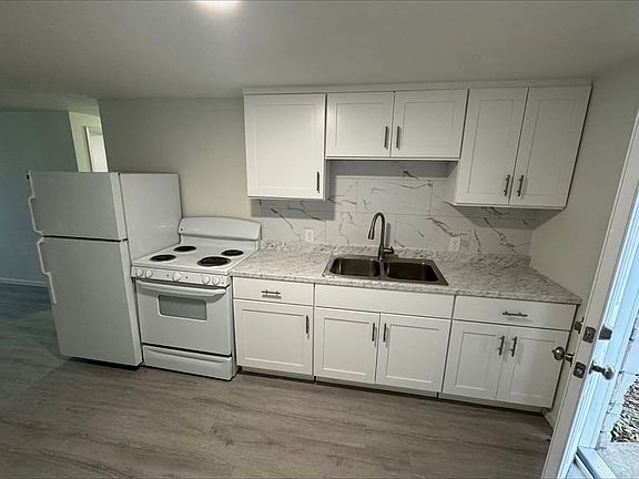2nd image of 17-7723 W Sunset Hwy #17
