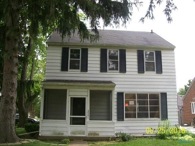 1st image of 2201 Castlewood Dr