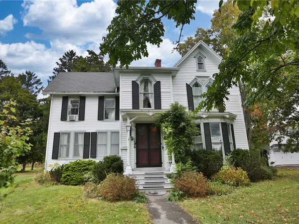 106 East St, Honeoye Falls, NY 14472