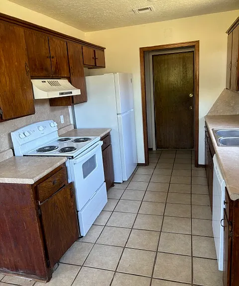 2806 NE Euclid Ave — Photo 3