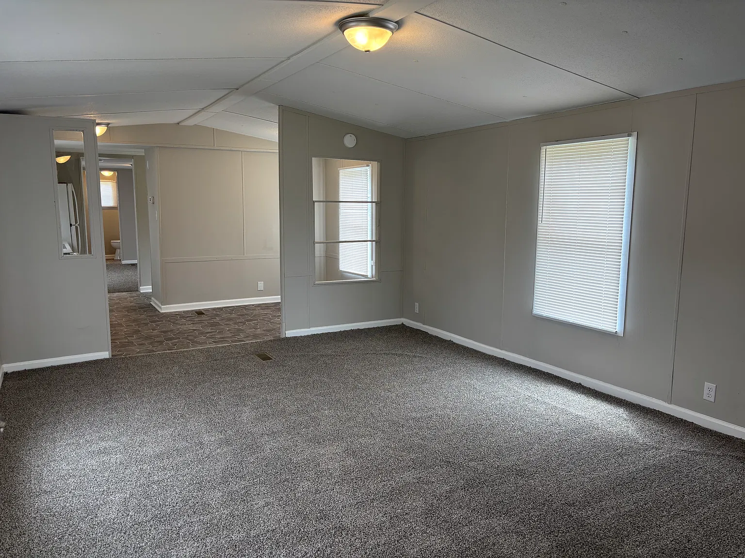 2 bed, $1,150 — Photo 4