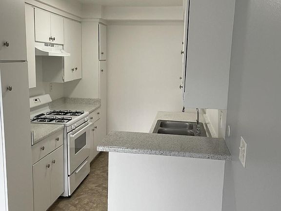 2nd image of 1014 S Osage Ave APT 19
