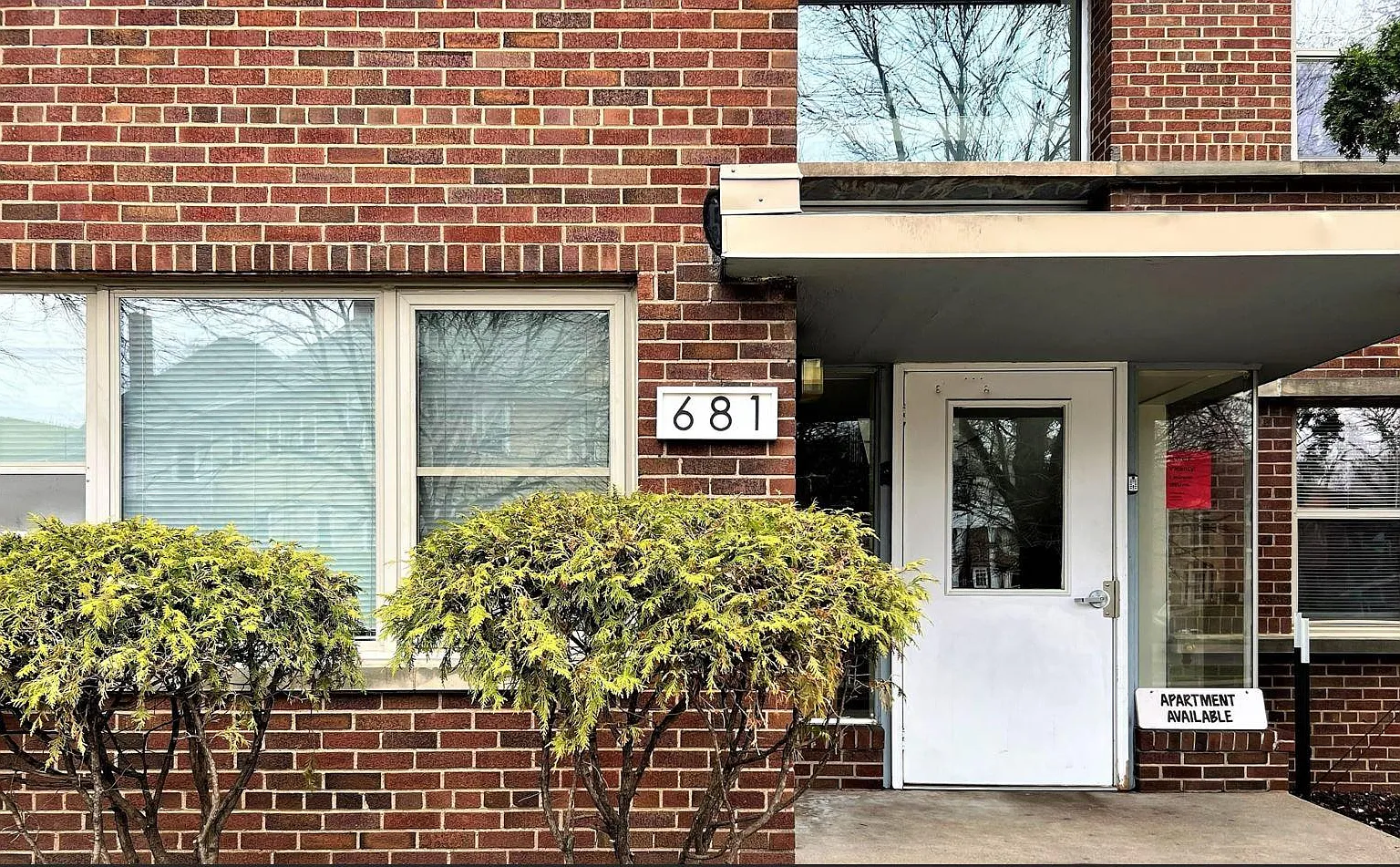 Grand Oak Apartments — Photo 1
