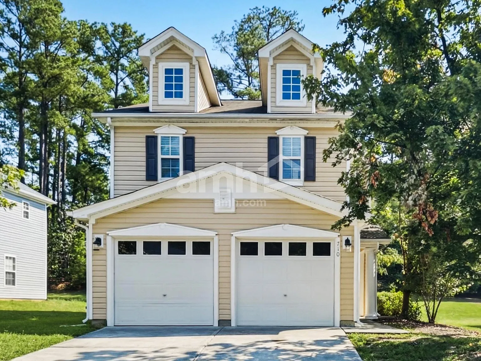 3 bed, 2.5 bath, 2100 sqft, $2,245 — Photo 1