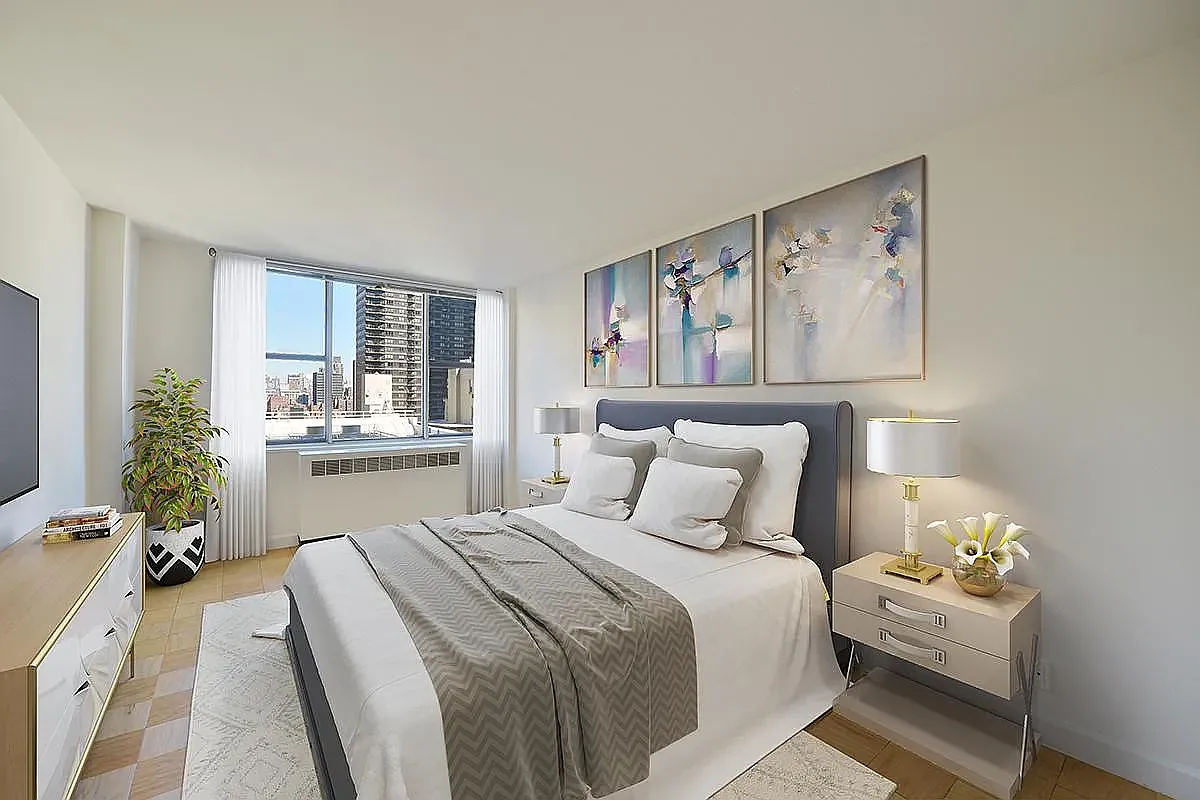 320 East 46th Street — Photo 2