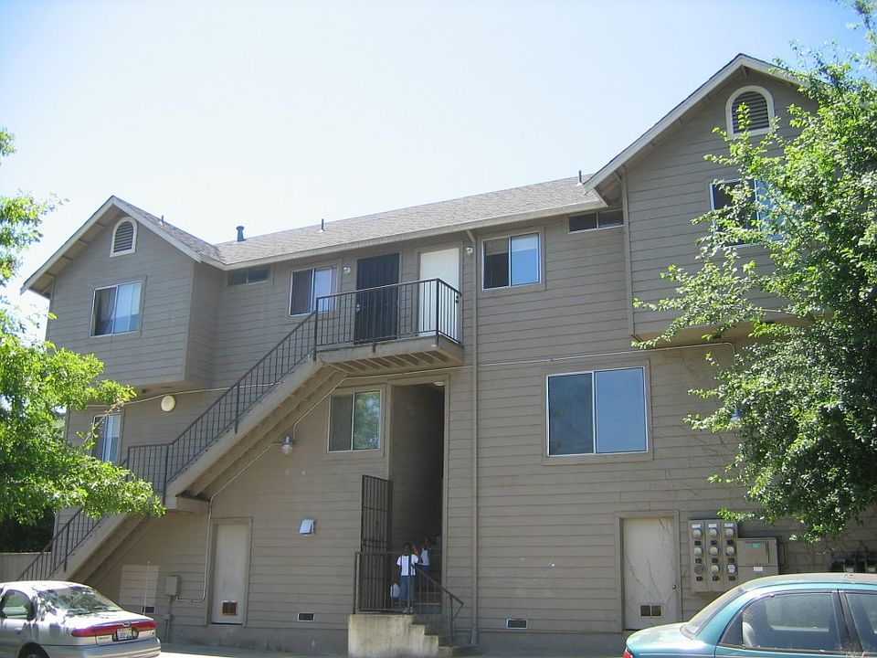 2nd image of 1920 E 20th St APT 7