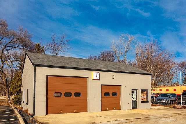1st image of 404 E Hawley St
