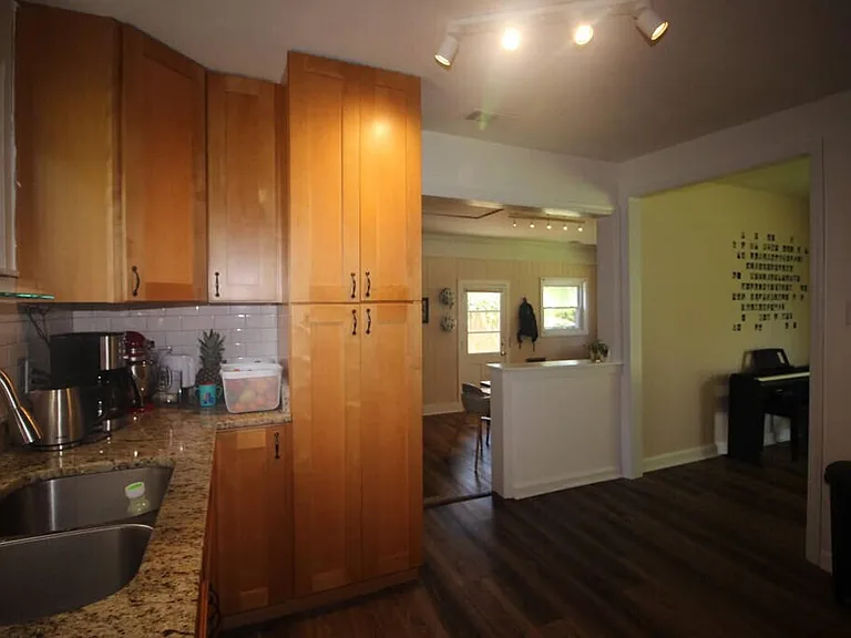 818 Ona Dr — Photo 10