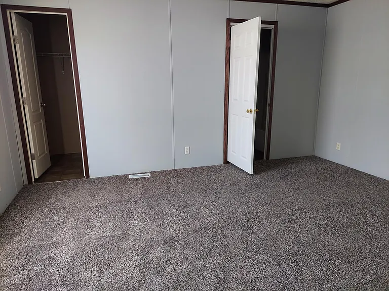 5749 Knollview Dr #5749KN — Photo 6