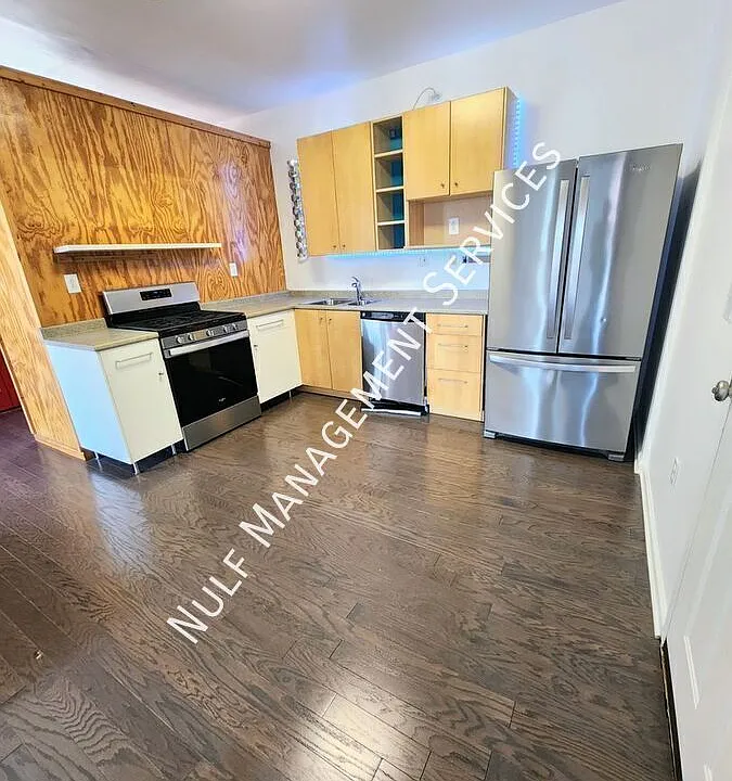 5170 Butler St #3