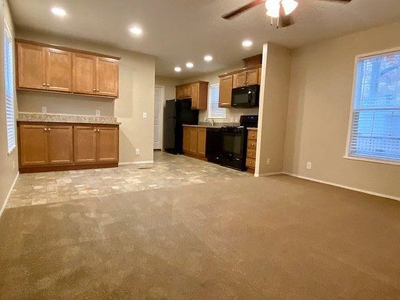 5th image of 516 Courtland Ln #198