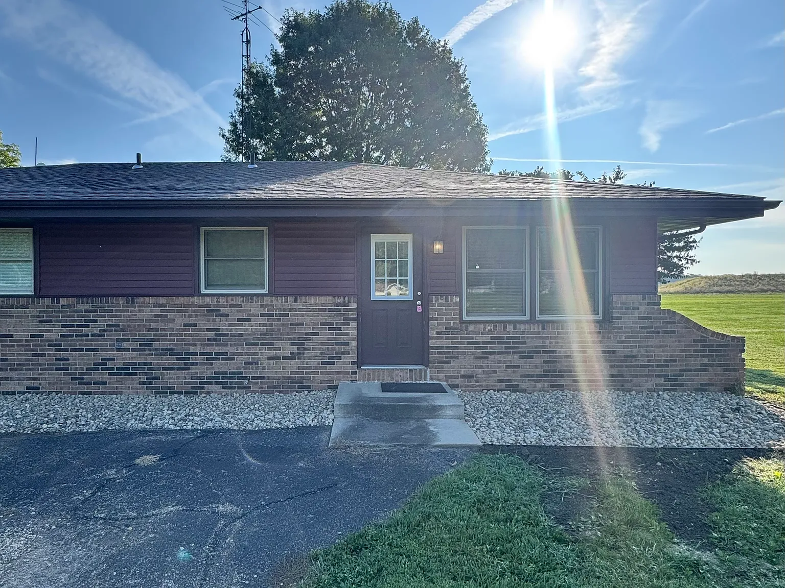 2 bed, 800 sqft, $850 — Photo 1