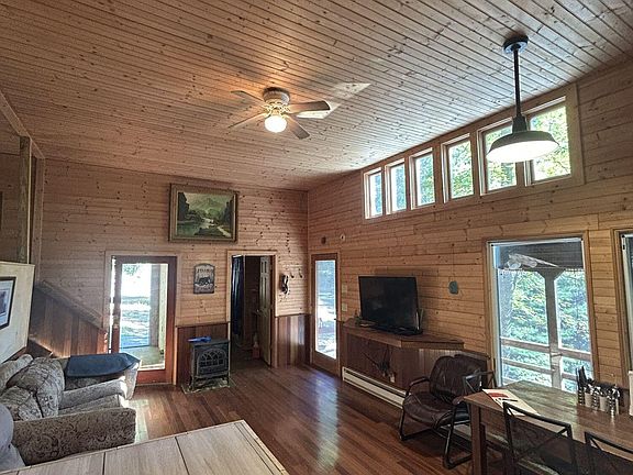 4th image of 281 Eclipse Ln