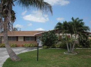 2885 Cambridge Rd, Lake Worth, FL 33462