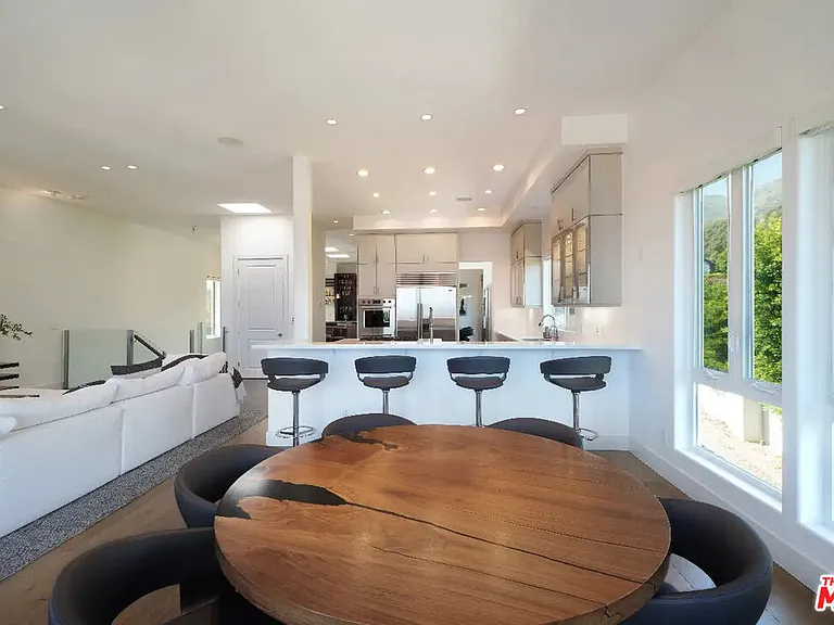 23935 De Ville Way — Photo 12