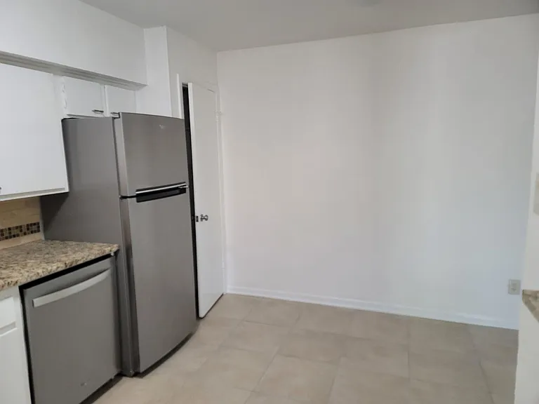 2308 Barton Village Cir #102 — Photo 4