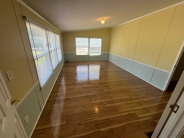 539 Valleybrook Ln — Photo 17