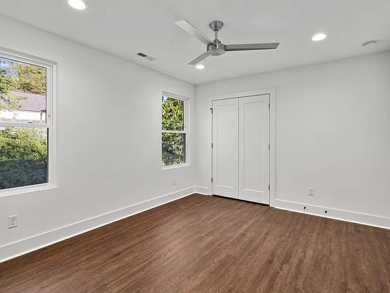 2714 Batavia St — Photo 23