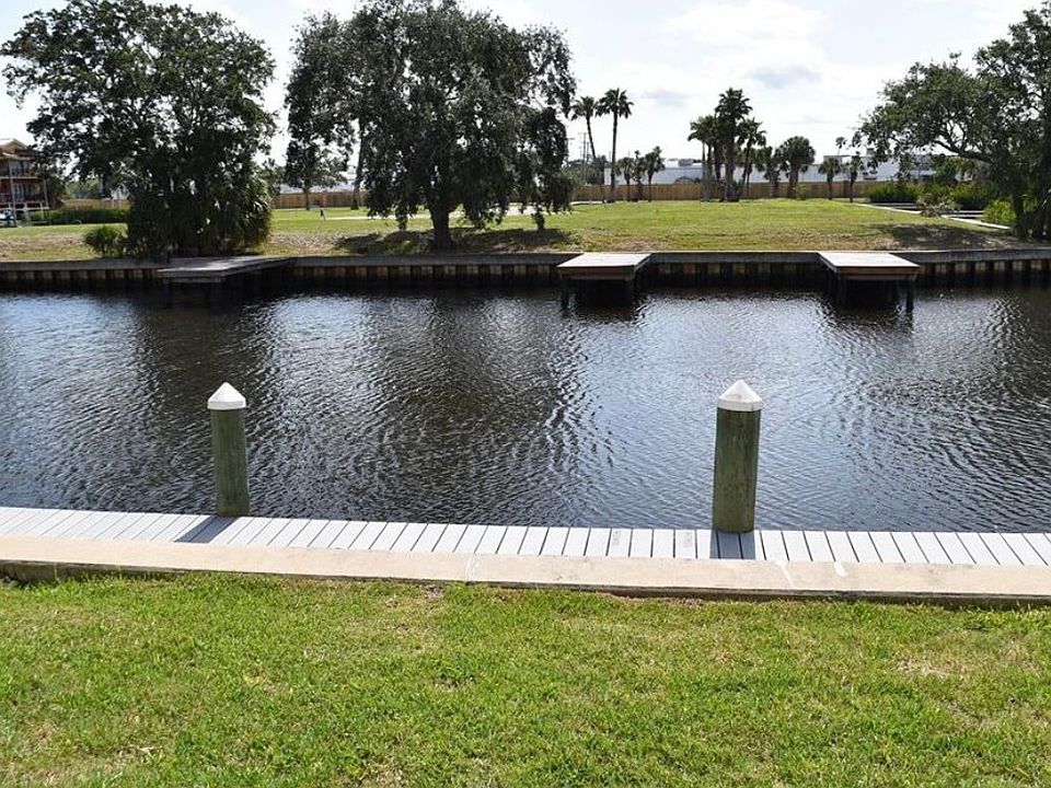 1st image of 404 Moorings Cove Dr