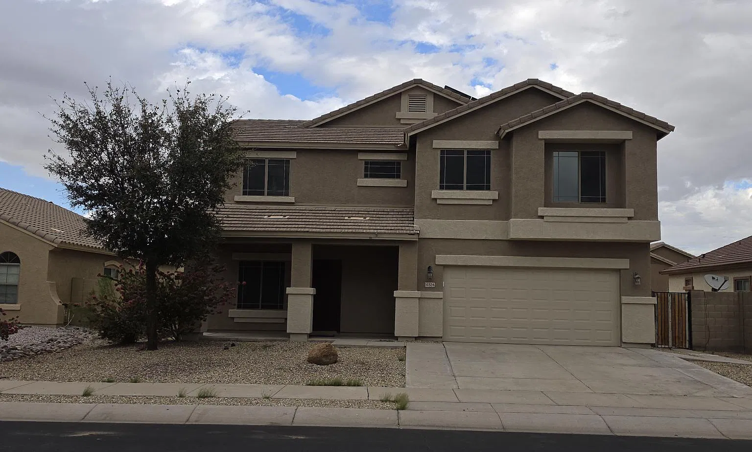 5 bed, 3.5 bath, 2764 sqft, $2,800 — Photo 1