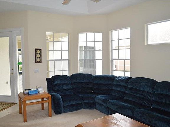 3rd image of 467 Golf Vista Cir