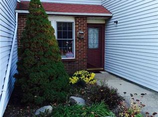 8 Braddock Ct, Coram, NY 11727