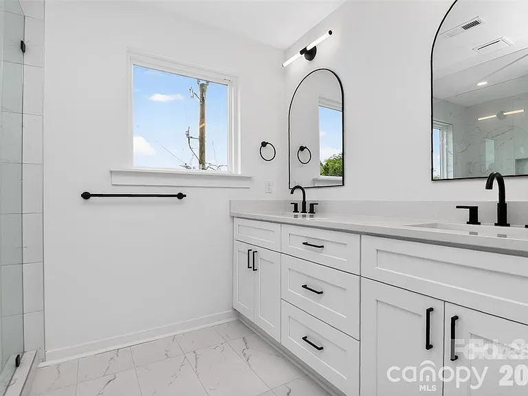 2716 Baltimore Ave — Photo 24