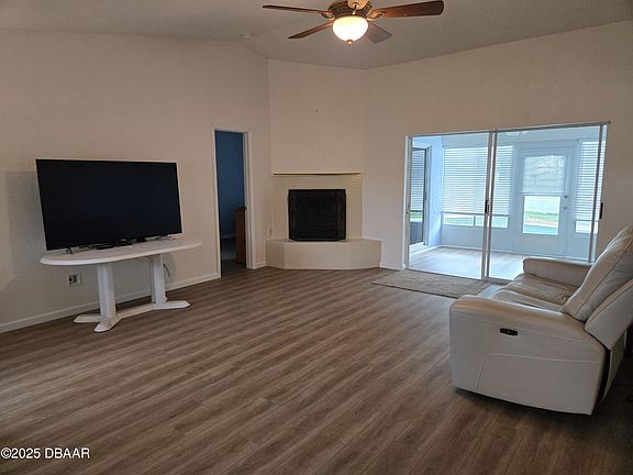 3rd image of 5428 Landis Ave